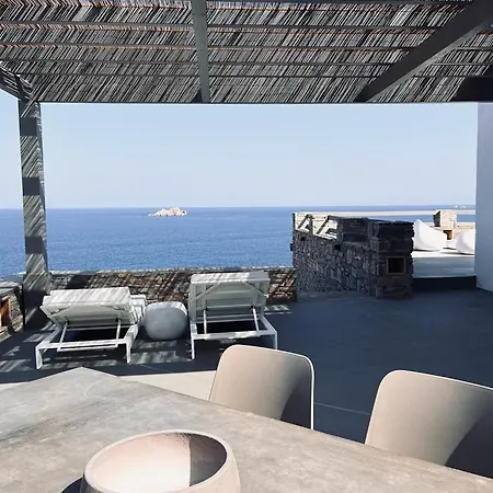 Cliff Villa Sarakiniko (Paros)